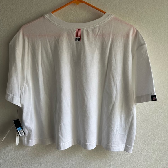 NIKE WOMENS CROPPED USA SHORT SLEEVE TOP - Picture 4 of 7